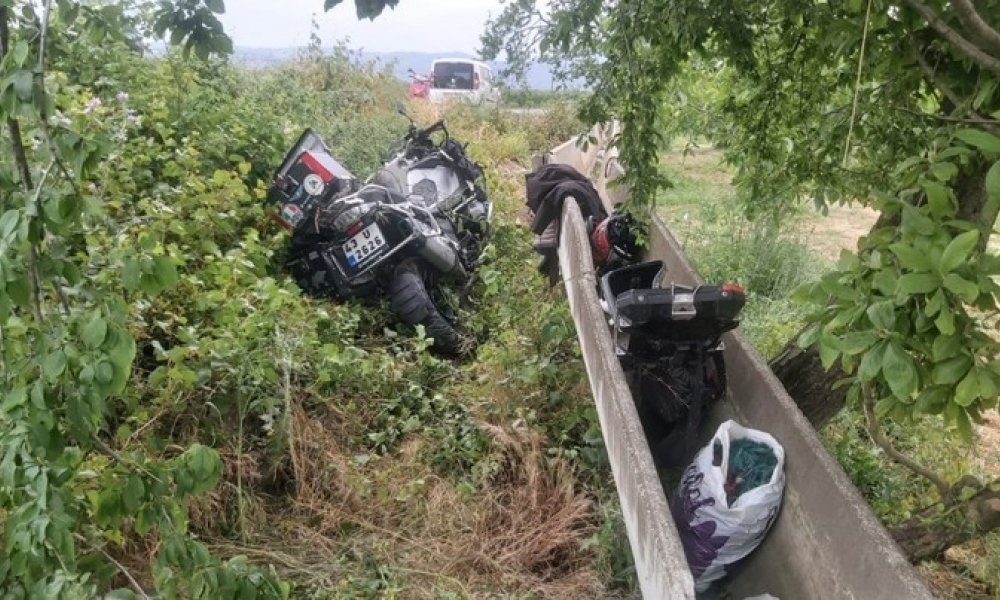 Orhangazi İznik yolunda motosiklet sulama kanalına uçtu.. 1 ölü, 1 ağır yaralı!